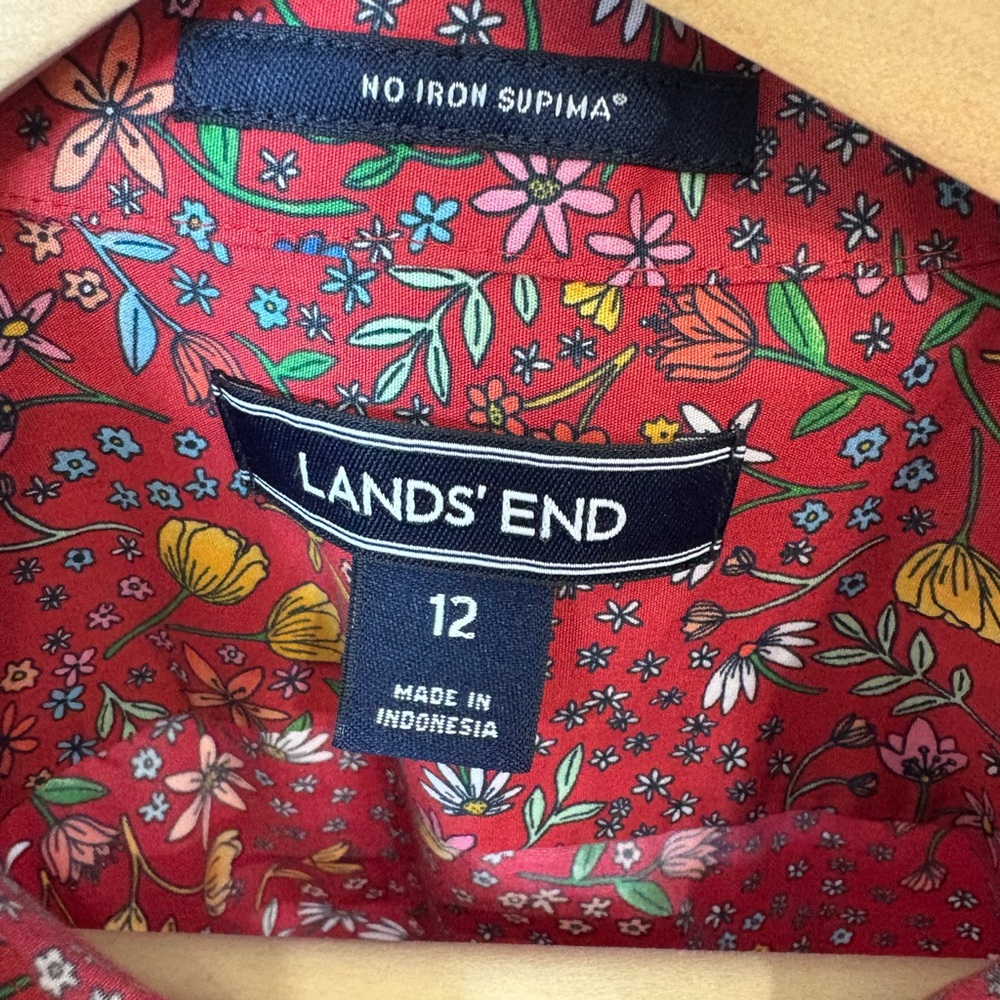 Lands' End No Iron Supima Red Floral Button Down Size 12 - Picture 3 of 5
